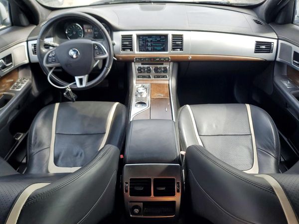 2014 JAGUAR XF