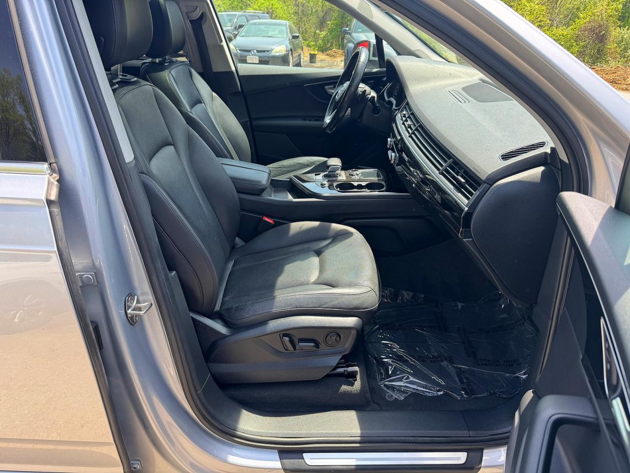 2017 AUDI Q7 quattro Premium Plus