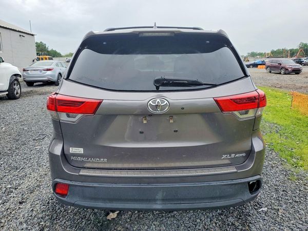 2018 TOYOTA HIGHLANDER SE/XLE
