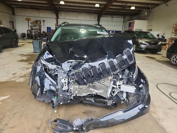 2018 JEEP CHEROKEE LATITUDE FWD