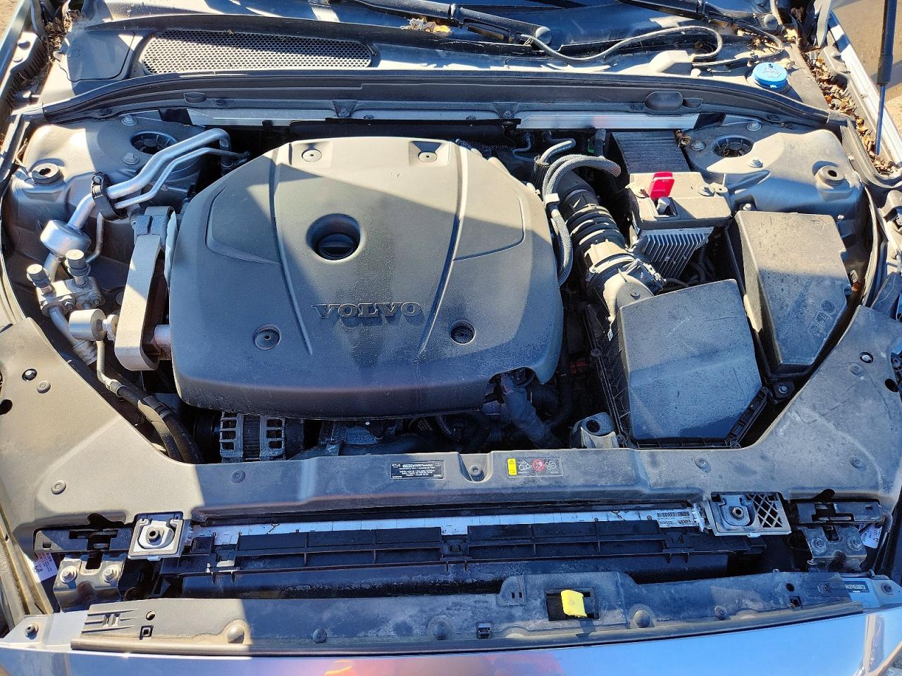 2020 VOLVO S60 Momentum