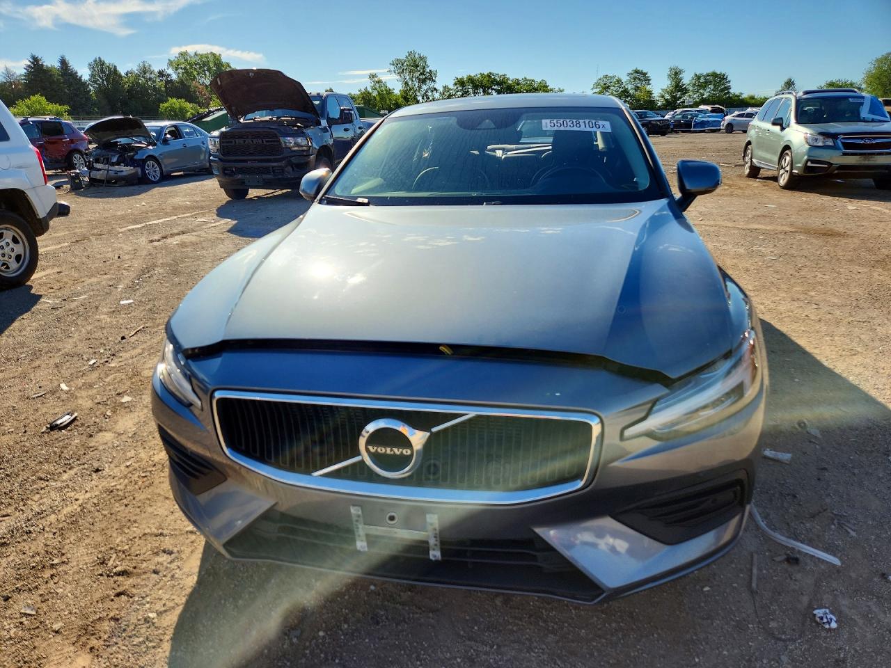 2020 VOLVO S60 Momentum