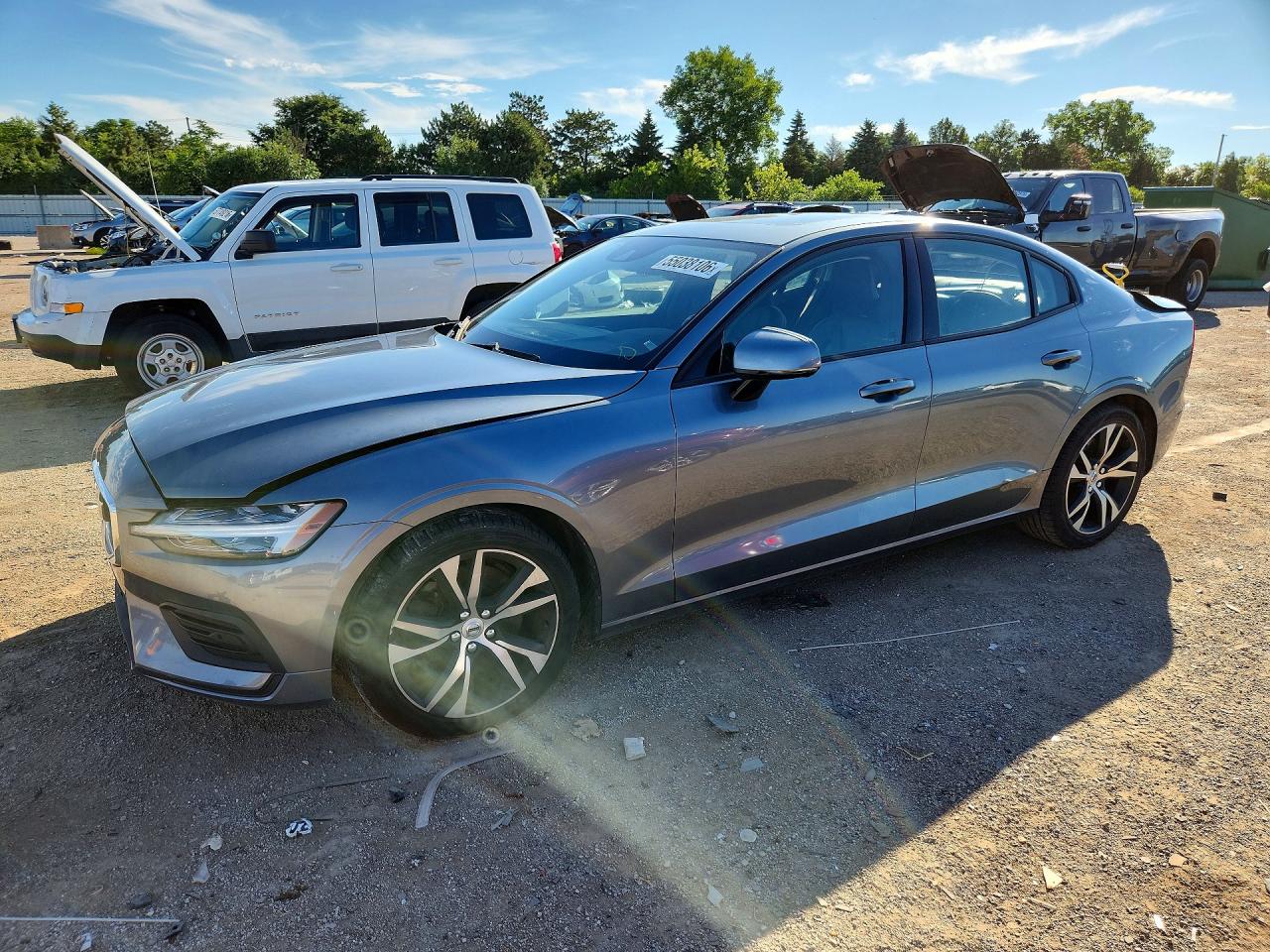 2020 VOLVO S60 Momentum