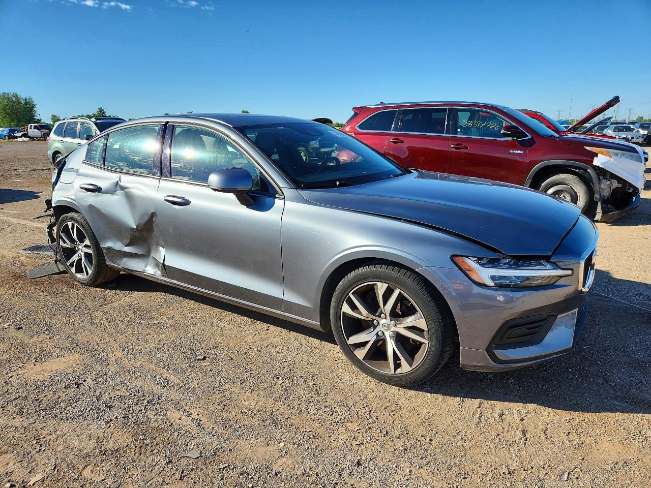 2020 VOLVO S60 Momentum