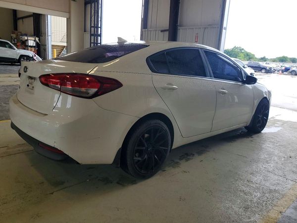 2017 KIA FORTE LX Base
