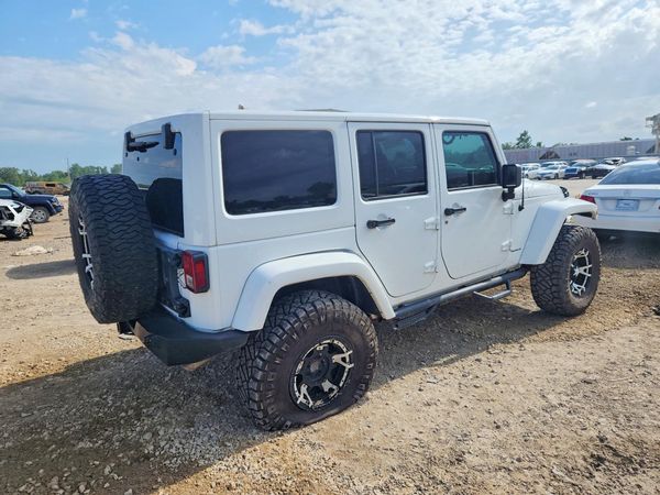2015 JEEP WRANGLER UNLIMITED SAHARA 4X4