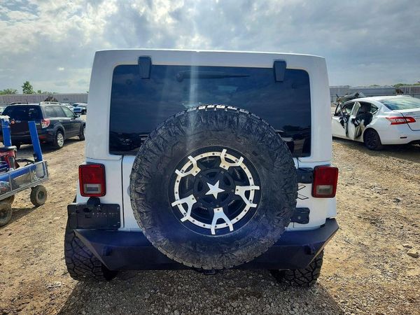 2015 JEEP WRANGLER UNLIMITED SAHARA 4X4