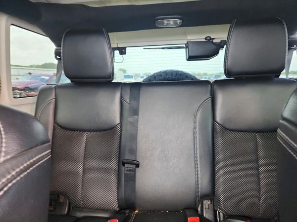 2015 JEEP WRANGLER UNLIMITED SAHARA 4X4