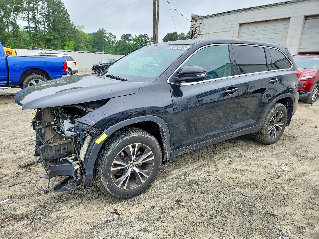 2019 TOYOTA HIGHLANDER LE/LE Plus