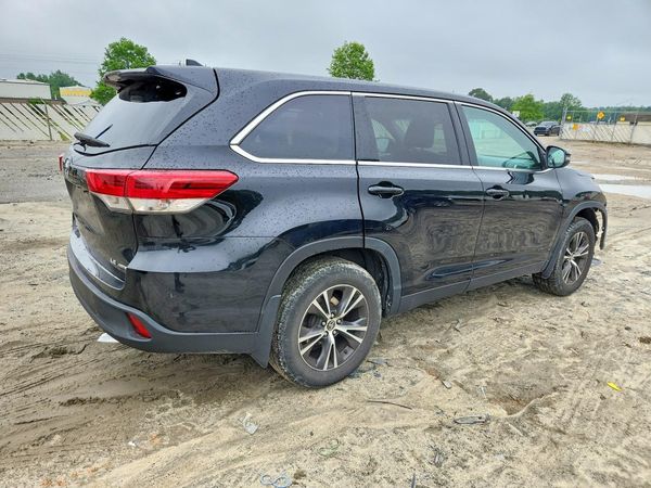 2019 TOYOTA HIGHLANDER LE/LE Plus