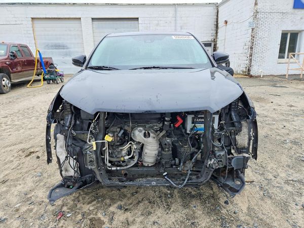 2019 TOYOTA HIGHLANDER LE/LE Plus