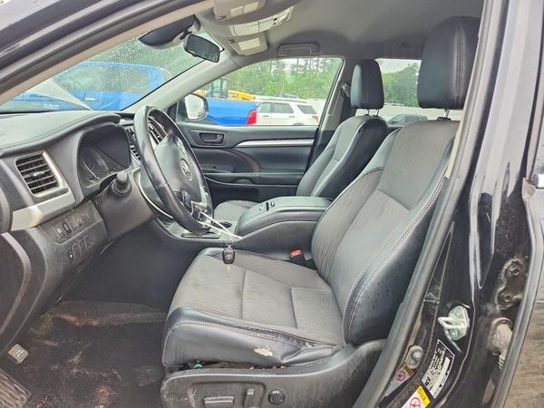 2019 TOYOTA HIGHLANDER LE/LE Plus