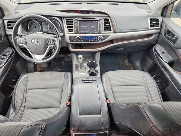 2019 TOYOTA HIGHLANDER LE/LE Plus