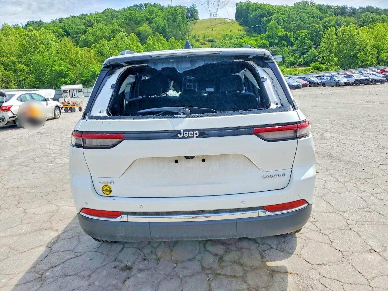 2025 JEEP GRAND CHEROKEE Laredo, Altitude