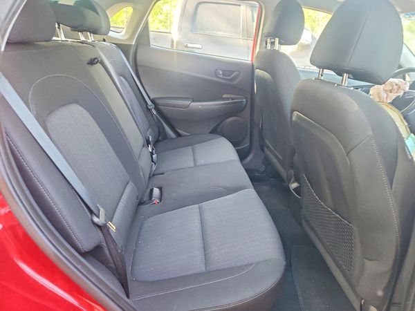 2023 HYUNDAI KONA SE