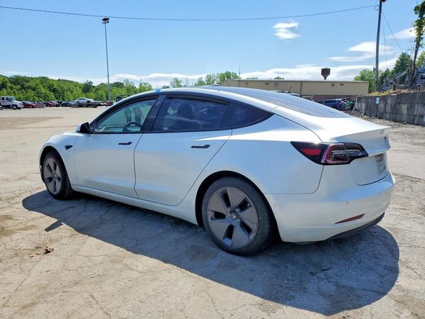 2022 TESLA 3