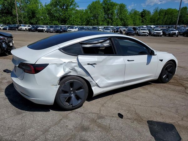 2022 TESLA 3