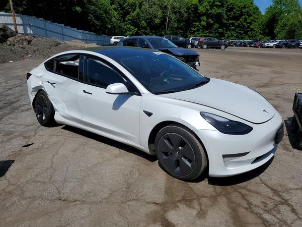 2022 TESLA 3