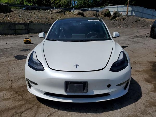 2022 TESLA 3