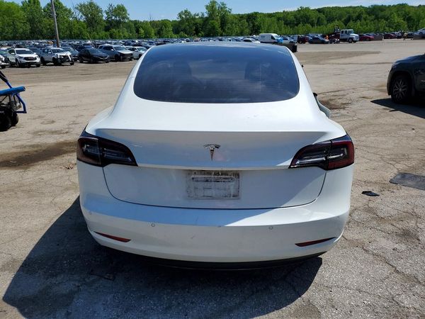 2022 TESLA 3