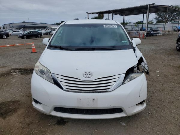 2015 TOYOTA SIENNA
