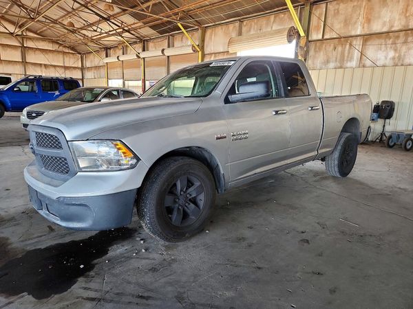 2017 RAM 1500 SLT QUAD CAB 4X2