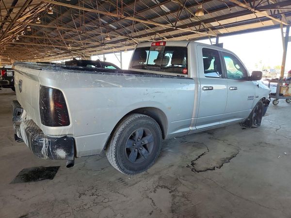 2017 RAM 1500 SLT QUAD CAB 4X2