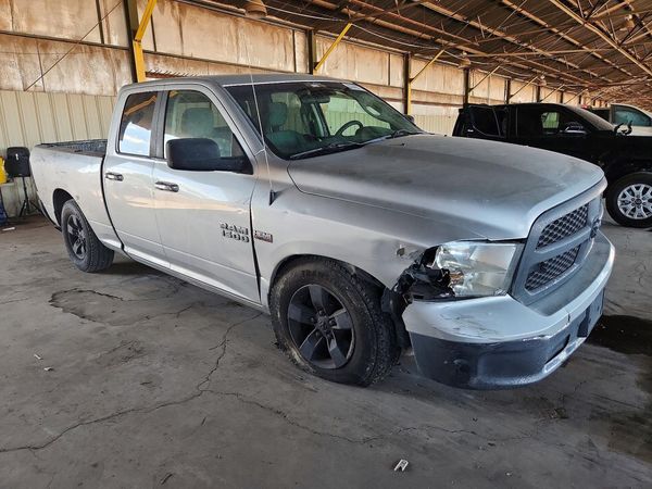 2017 RAM 1500 SLT QUAD CAB 4X2