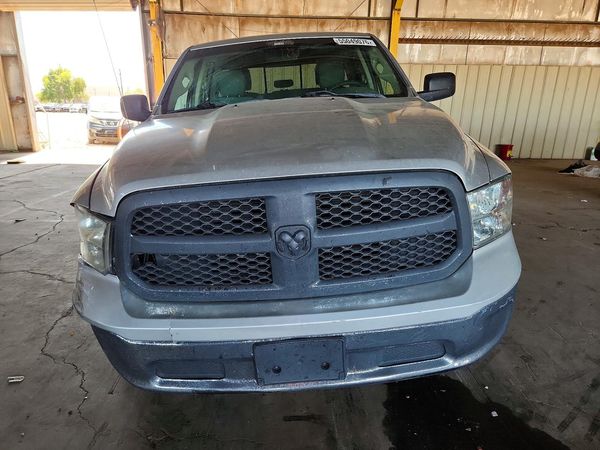 2017 RAM 1500 SLT QUAD CAB 4X2