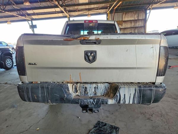 2017 RAM 1500 SLT QUAD CAB 4X2