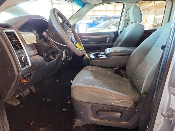 2017 RAM 1500 SLT QUAD CAB 4X2