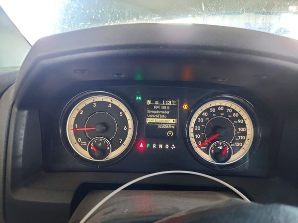 2017 RAM 1500 SLT QUAD CAB 4X2
