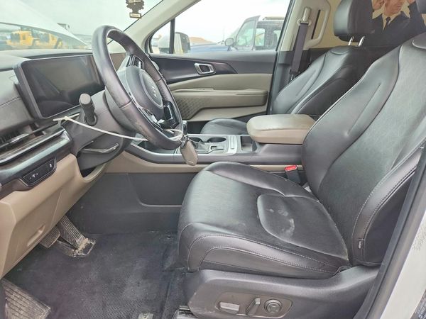 2025 KIA CARNIVAL