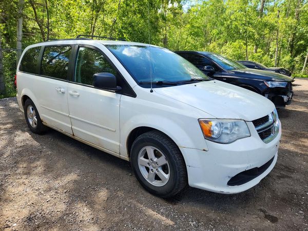 2012 DODGE GRAND CARAVAN SE