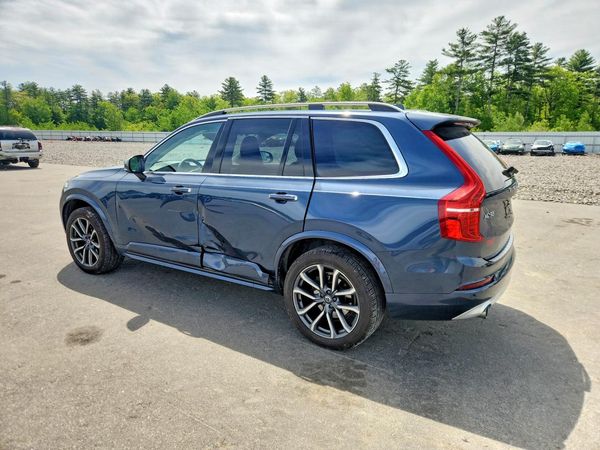 2019 VOLVO XC90 Momentum