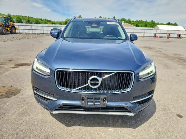 2019 VOLVO XC90 Momentum