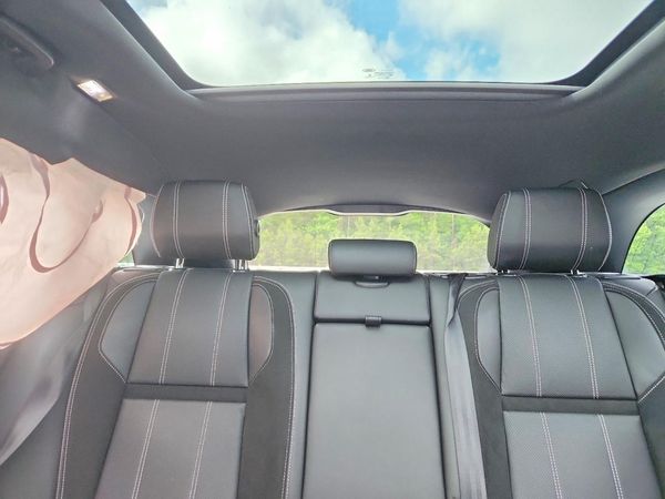 2018 LAND ROVER RANGE ROVER VELAR R-Dynamic SE