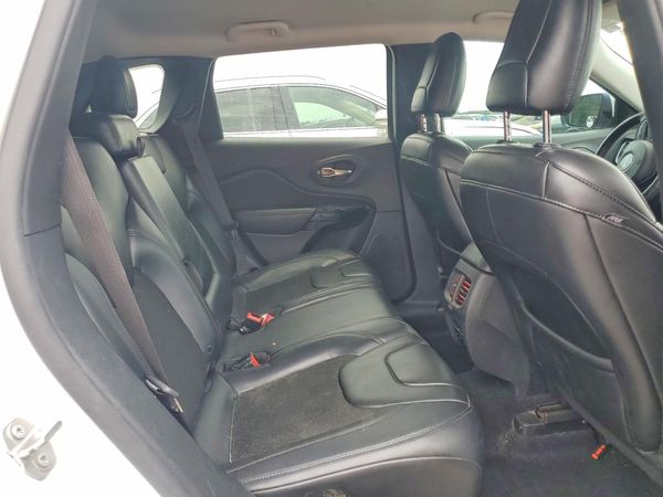2019 JEEP CHEROKEE LATITUDE PLUS FWD