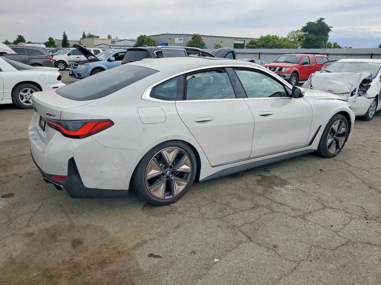 2025 BMW I4 eDrive40