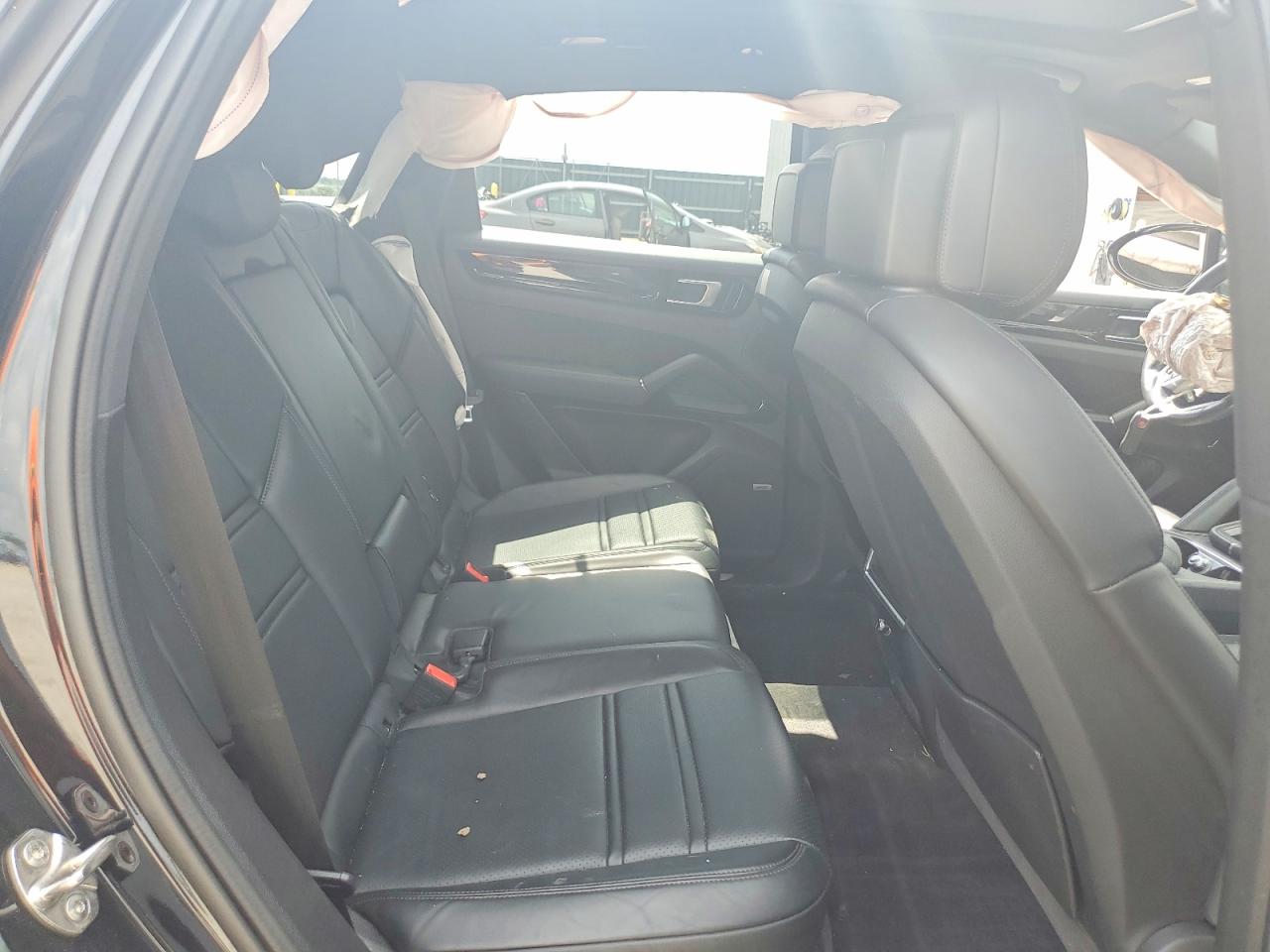 2020 PORSCHE CAYENNE