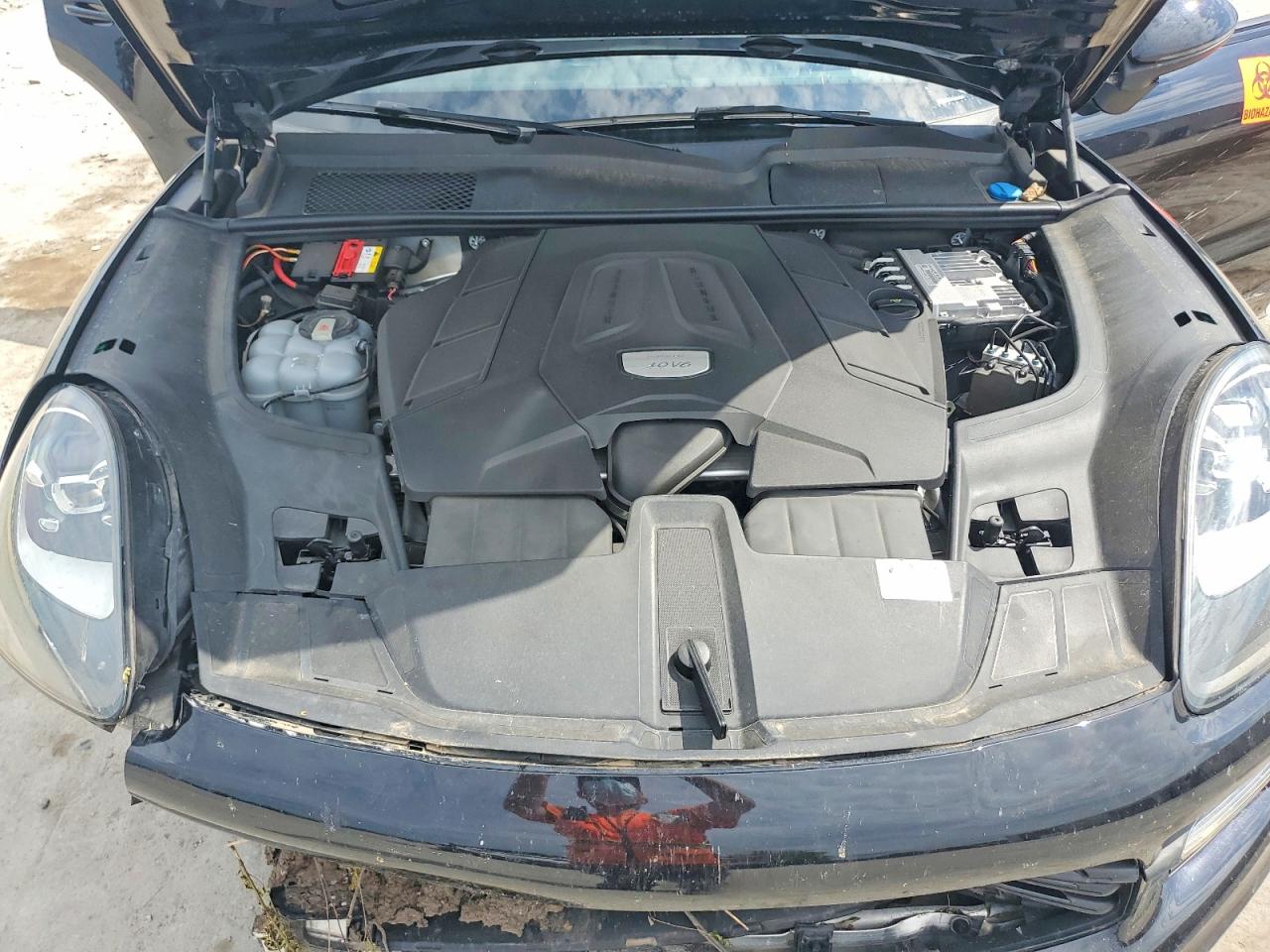 2020 PORSCHE CAYENNE