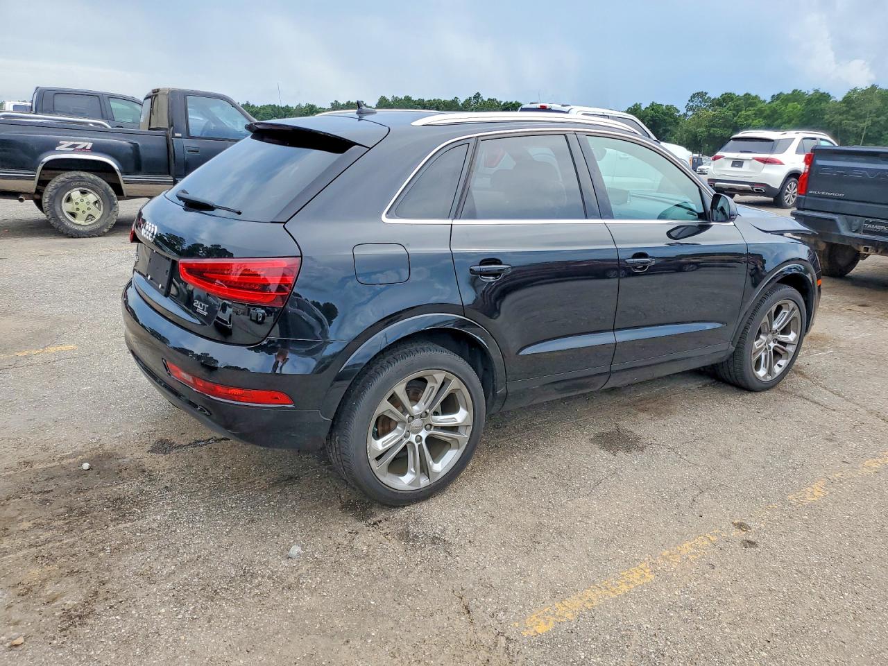 2015 AUDI Q3 quattro Premium Plus