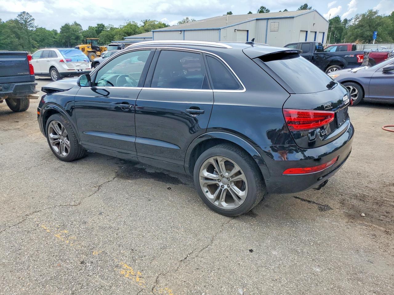2015 AUDI Q3 quattro Premium Plus