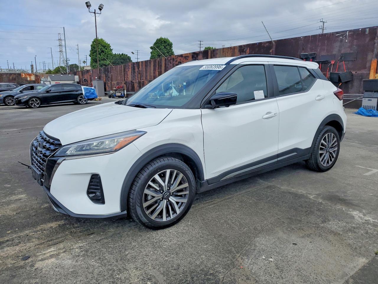 2024 NISSAN KICKS
