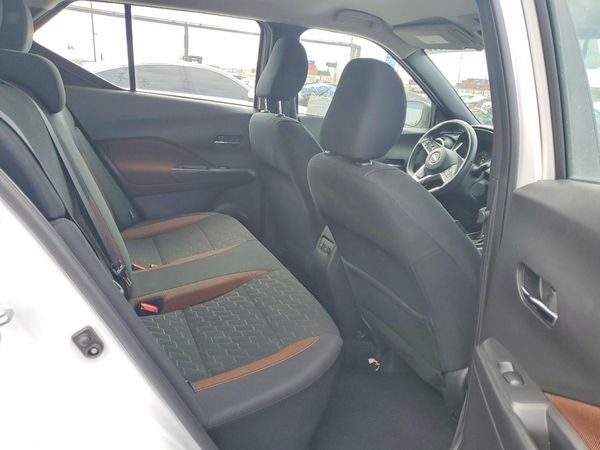 2024 NISSAN KICKS