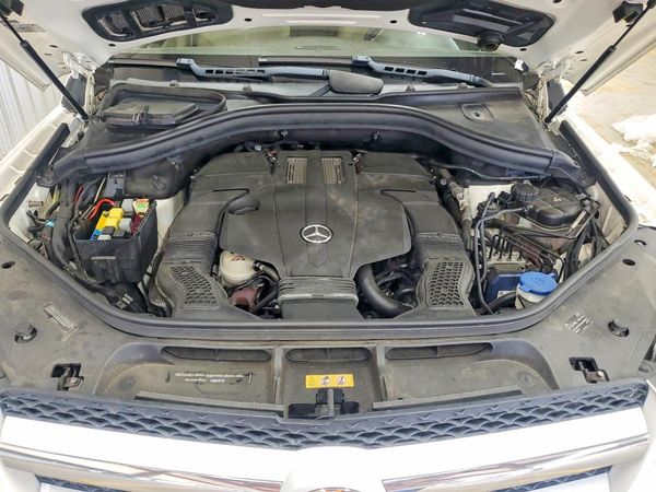 2016 MERCEDES-BENZ GL-CLASS GL450-4M — Engine bay