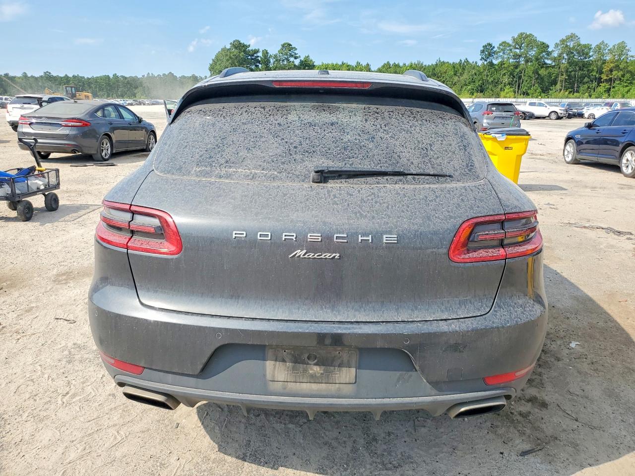 2017 PORSCHE MACAN