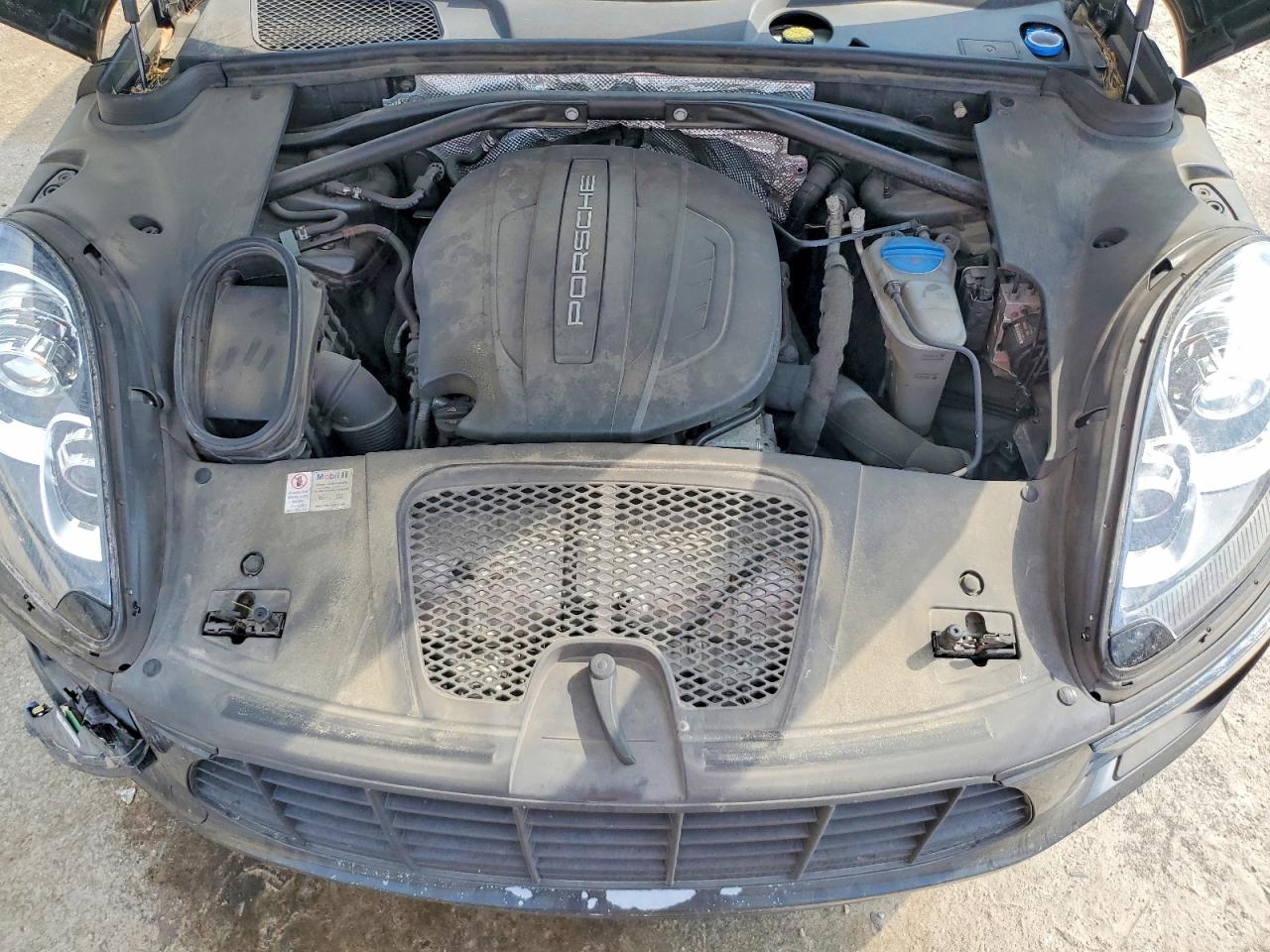 2017 PORSCHE MACAN