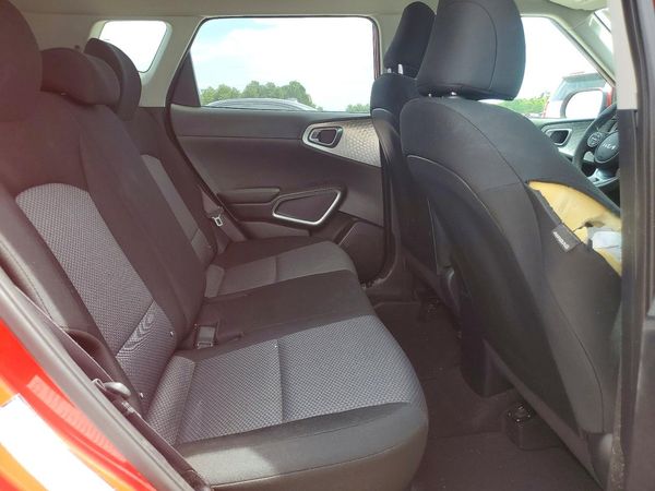 2023 KIA SOUL LX, S