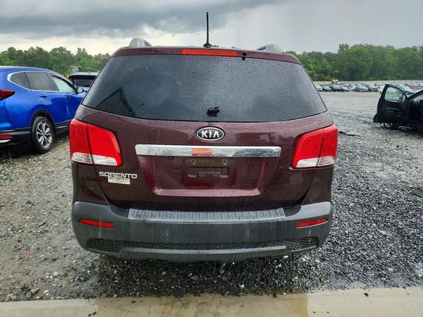 2013 KIA SORENTO Base / LX